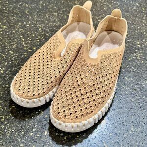Ilse Jacobsen Tulip Flats. Tan.